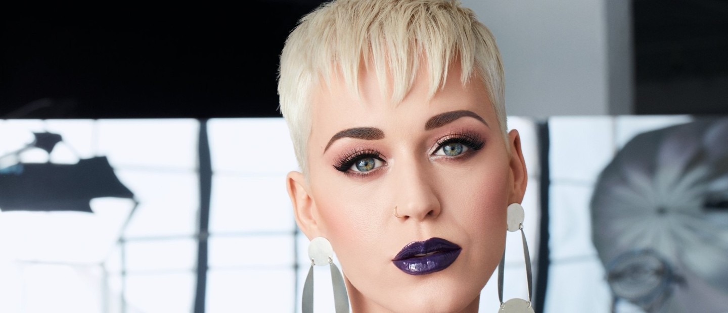Total makeover για την Covergirl με νέα καμπάνια 