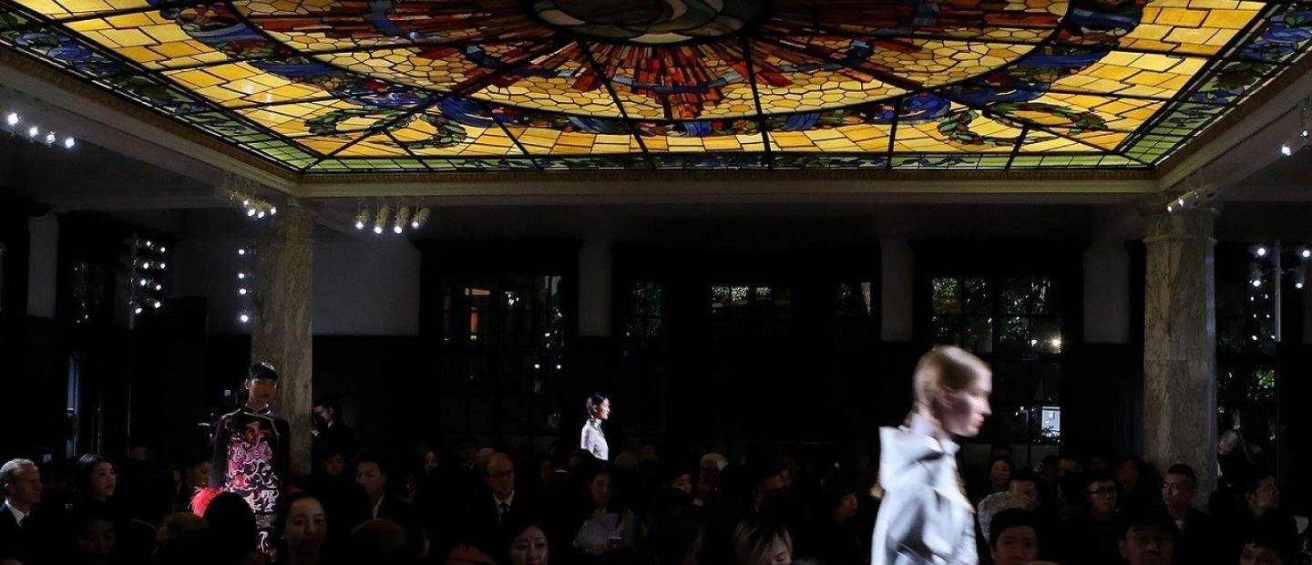 Το ολοκαίνουργιο Prada Rong Zhai ενώνει τη μόδα με την τέχνη