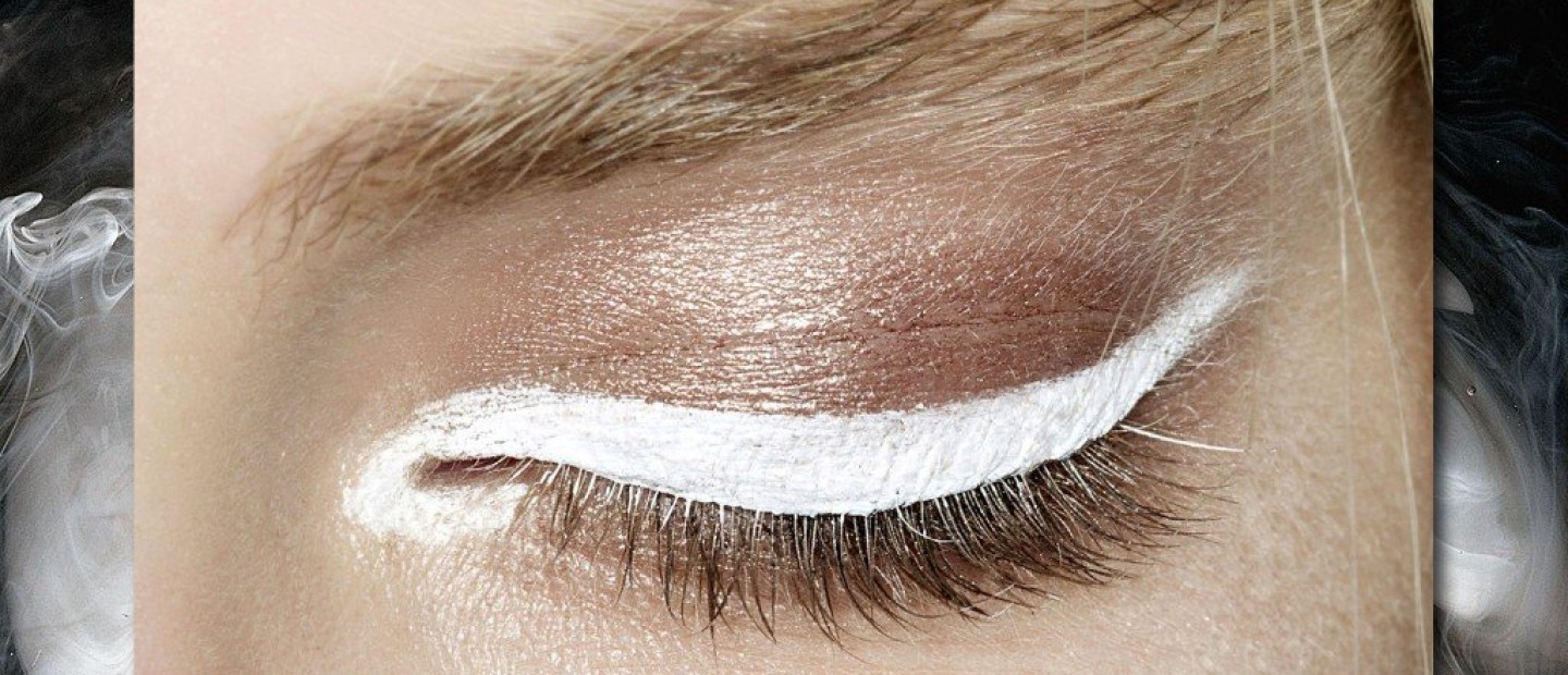 Λευκό eyeliner: το πιο hot χρώμα του χειμώνα για τα μάτια 