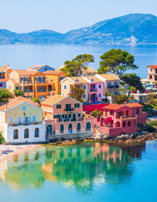 Περπατώντας στα γραφικά σοκάκια - Τα πιο όμορφα χωριά σε Ελληνικά νησιά 