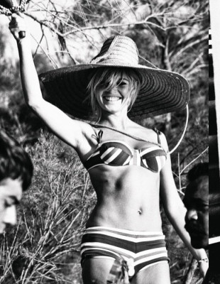 Αθέατες φωτογραφίες της Brigitte Bardot αποκαλύπτουν την πιο intimate πλευρά του εαυτού της που λίγοι είχαν γνωρίσει