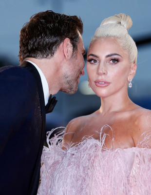 Τα πιο iconic looks που πέρασαν από το κόκκινο χαλί του Φεστιβάλ Κινηματογράφου της Βενετίας