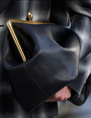 Οι XL bags είναι το key-item της σεζόν 