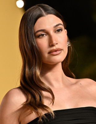 To φαινόμενο Hailey: Πώς κατάφερε ξανά να κάνει τα social media να... τρελαθούν με μία αλλαγή στα μαλλιά της;