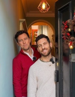 Μια οπτική ξενάγηση στο χριστουγεννιάτικο βικτοριανό σπίτι του Matt και του Jonathan