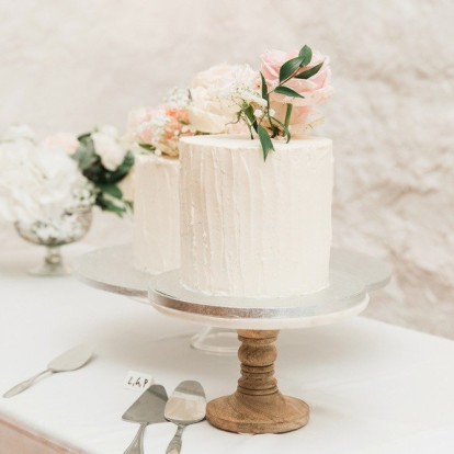 Αυτές οι ολόφρεσκες τούρτες είναι όνειρο για κάθε γαμήλια δεξίωση