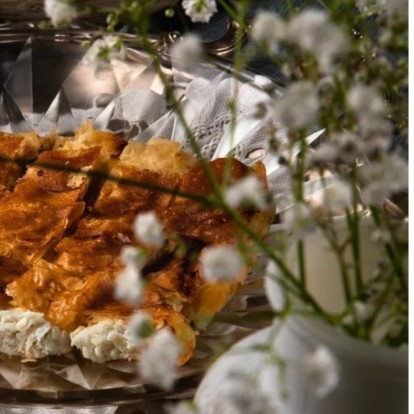 H μπουγάτσα της Κρήτης που μετράει έναν ολόκληρο αιώνα γευστικών εκπλήξεων