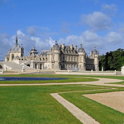 Ο Valentino θα πραγματοποιήσει το επόμενο couture show του στο Château de Chantilly