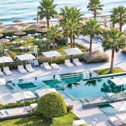 Αναζητάτε μια κοσμοπολίτικη άφιξη στη Χαλκιδική; Το νέο απόκτημα της Χανιώτης