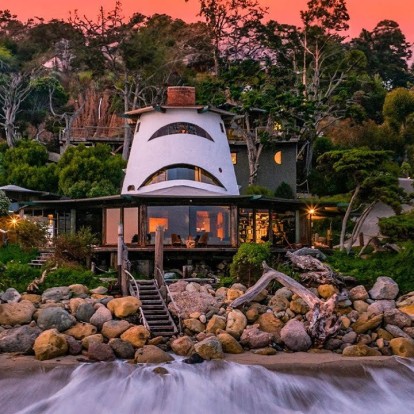 Περιηγούμαστε στο Sandcastle House, το αξιοσημείωτο οικογενειακό σπίτι του αρχιτέκτονα Harry Gesner στο Μαλιμπού 