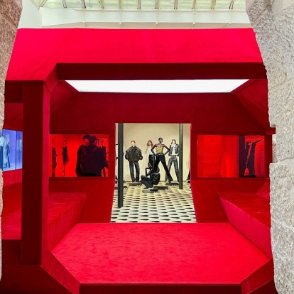 Το μοναδικό pop-up store της H&M στο Παρίσι κλέβει τις εντυπώσεις κατά τη διάρκεια του PFW 