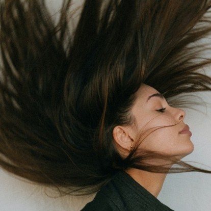 Οι καλύτερες βιταμίνες για να μακρύνουν τα μαλλιά σας 