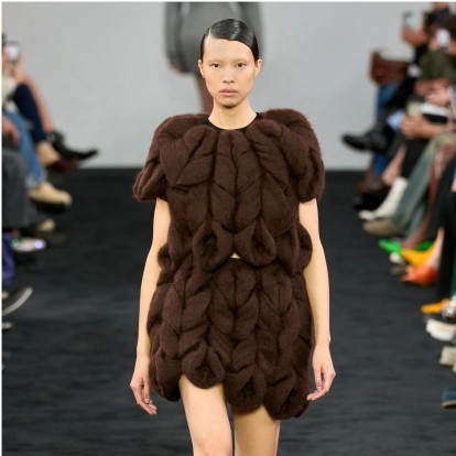 London Fashion Week: Τα δύο εκκεντρικά shows που μας τράβηξαν την προσοχή