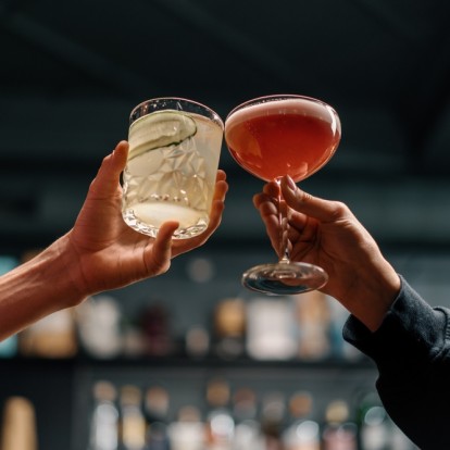 20-minute rule: Τι είναι και πώς θα σας βοηθήσει να κόψετε το αλκοόλ