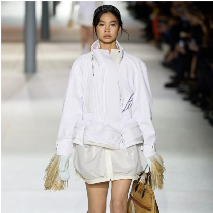 Το Fashion Month ρίχνει αυλαία με τις πιο εντυπωσιακές επιδείξεις αγαπημένων designers