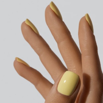 Τα butter nails είναι το ανοιξιάτικο μανικιούρ που πρέπει να γνωρίζετε