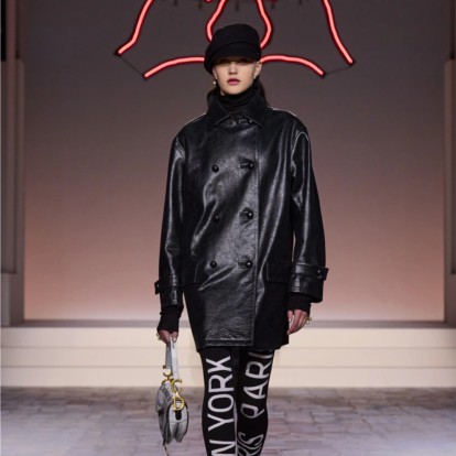 Dior Fall '24 Ready-To-Wear: Η συλλογή που γεφυρώνει τη δυναμικότητα της Νέας Υόρκης με το Parisian aesthetic