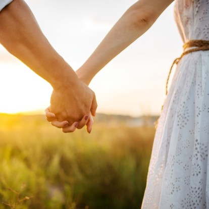 Attachment style: Ποιο είναι το δικό σας και πώς επηρεάζει τη σχέση σας;