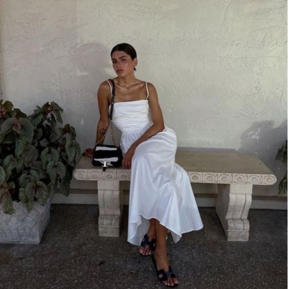 Summer capsule wardrobe: Τα 10 κομμάτια που αξίζει να συμπεριλάβετε στη συλλογή σας