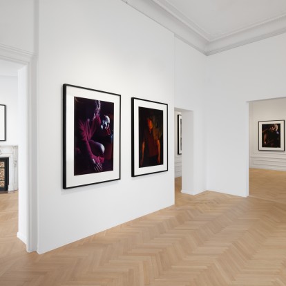 Cindy Sherman at Cycladic: Μία πρώτη ματιά στην πολυαναμενόμενη έκθεση της χρονιάς στο Μουσείο Κυκλαδικής Τέχνης 