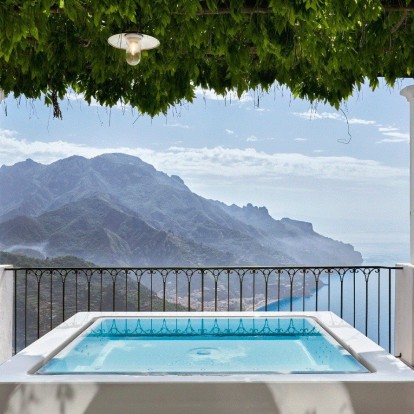 5 ανυπέρβλητα resorts με φόντο τα πιο iconic σκηνικά της Ιταλίας 