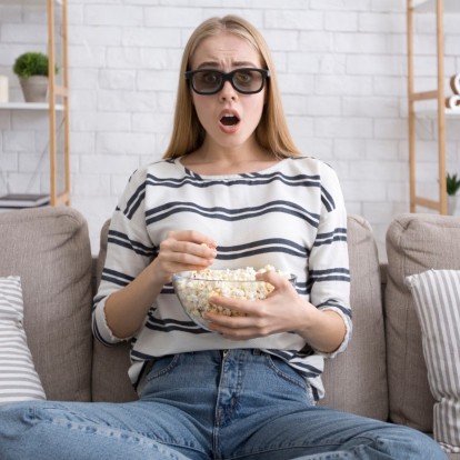 Κι όμως, το snacking μπροστά στην τηλεόραση μπορεί να γίνει υγιεινό