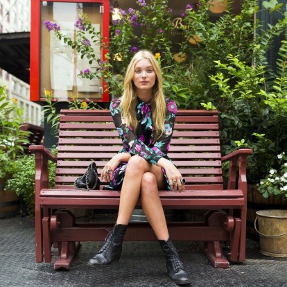 Αποκτήστε το casual chic look της πανέμορφης Elsa Hosk 