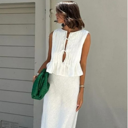 Η λευκή φούστα είναι το μόνο fashion design που χρειάζεται η βαλίτσα των διακοπών σας 