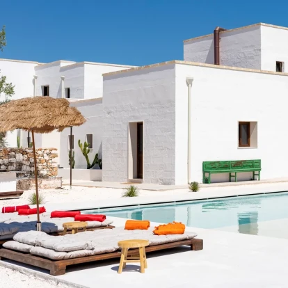 Ένας παραδοσιακός αγροτικός οικισμός στην Puglia που συνδυάζει δύο πολιτισμούς με μοναδικό τρόπο 