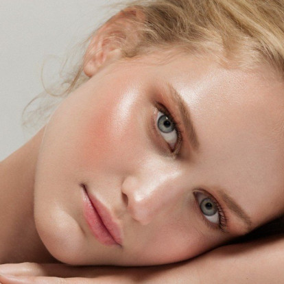 Τα top rated highlighters για να διατηρήσετε το φυσικό summer glow σας και το φθινόπωρο 
