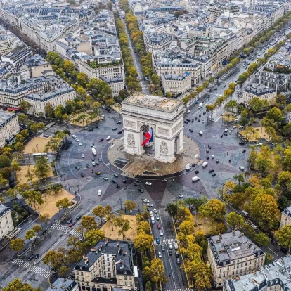 Ανακαλύπτοντας το Παρίσι: Τα must-visit spots που ξεχωρίζουν αυτή τη στιγμή στη γαλλική πρωτεύουσα