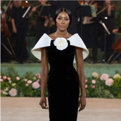 Η Naomi Campbell άνοιξε το show του Richard Quinn στην Εβδομάδα Μόδας του Λονδίνου με μία φανταστική δημιουργία 