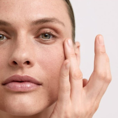 Καμία κρέμα ματιών δεν πρόκειται από μόνη της να εξοντώσει τους μαύρους κύκλους, αν δεν τη συνδυάζετε με αυτά τα tips