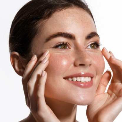 Ποιες είναι οι πιο σύγχρονες, μη επεμβατικές θεραπείες προσώπου που μπορούν να ανανεώσουν την επιδερμίδα σας; 