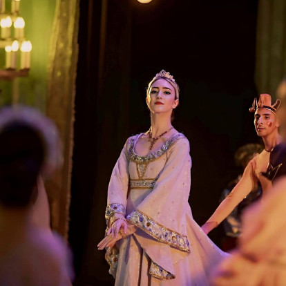 Αντιγόνη Τσιούλη: Ποια είναι η Ελληνίδα πρίμα μπαλαρίνα που χόρεψε στα εγκαίνια του Grand Egyptian Museum;