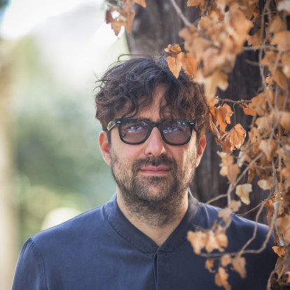 Με αφορμή την εκπροσώπηση της Ελλάδας στα Όσκαρ 2026 με την ταινία 'Arcadia', o Γιώργος Ζώης αποκαλύπτει τα μυστικά της δημιουργίας του