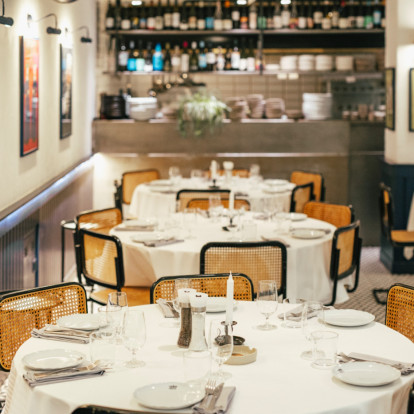 Το εστιατόριο Τίφφανυς x 1905 αναβιώνει ένα θρυλικό όνομα της Θεσσαλονίκης, αλλά δημιουργεί τον δικό του γαστρονομικό μύθο