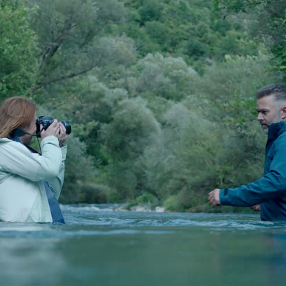 Ο σκηνοθέτης Γιώργος Γκικαπέππας και η Στεφανία Γουλιώτη συζητούν αποκλειστικά μαζί μας για τη νέα δραματική σειρά της ΕΡΤ με τίτλο «Αύριο»