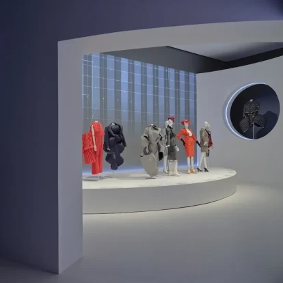 Westwood Kawakubo: Δύο θρύλοι της μόδας συναντιούνται σε μια μεγάλη έκθεση στη National Gallery of Victoria της Μελβούρνης