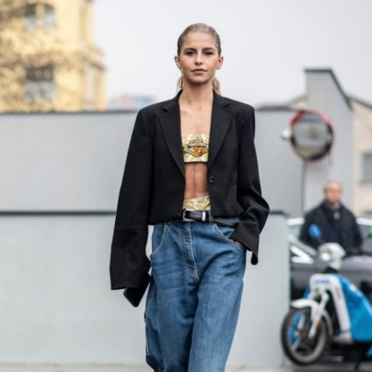 Οι ασκήσεις που θα σας χαρίσουν τους κοιλιακούς που ονειρεύεστε για τα γιορτινά σας outfits