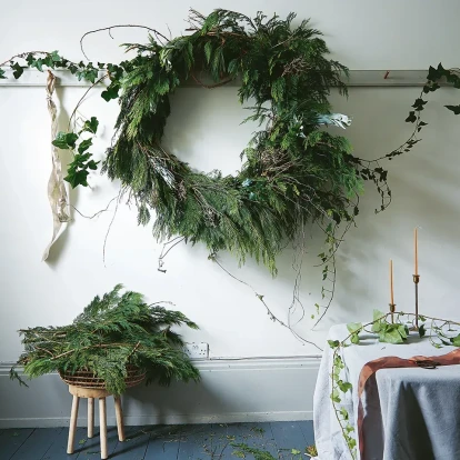 It's Xmas Time: Πώς να διακοσμήσουμε το σπίτι και το τραπέζι μας με ανθοκομικές συνθέσεις