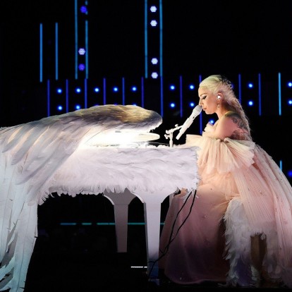 H Lady Gaga κάνει το ντεμπούτο της στη μεγάλη οθόνη