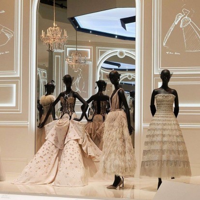 Ξεκίνησε η μοναδική έκθεση για τον Christian Dior στο Victoria & Albert