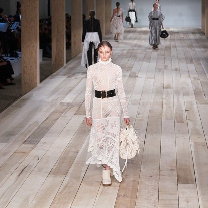 Τα χρώματα που θα φορέσουμε τη νέα χρονιά 