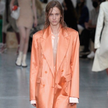 Milan Fashion Week: Η μινιμαλιστική προσέγγιση της Sportmax, ο ρομαντισμός του Εtro και οι ηρωίδες εμπνευσμένες από τον Wes Anderson για τον οίκο Prada 