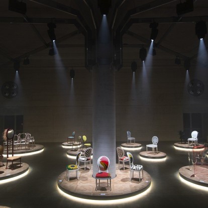 H Dior Medaillon chair ανασχεδιάστηκε από τους σπουδαιότερους designers του κόσμου
