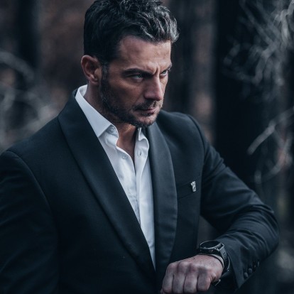 Το most-wanted smartwatch σε μια εντυπωσιακή ταινία με τον Γιώργο Αγγελόπουλο