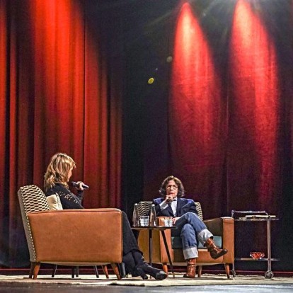 Fran Lebowitz: Tα μαθήματα που πήραμε από τη γυναίκα-είδωλο που είναι viral χωρίς να το προσπαθεί 