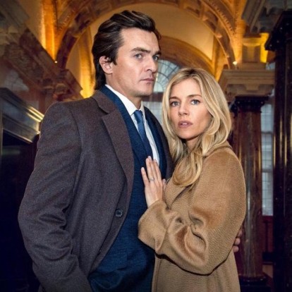 Anatomy of a scandal: Κίνημα #metoo, πολιτικά σκάνδαλα και η γυναικεία αλληλεγγύη στο προσκήνιο 