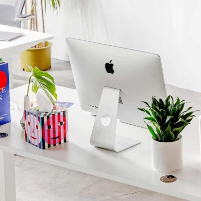 Πώς να καθαρίσετε μια οθόνη υπολογιστή σε 5 εύκολα βήματα